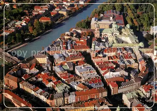 AK / Ansichtskarte Innsbruck Altstadt mit Innbruecke Fliegeraufnahme Innsbruck