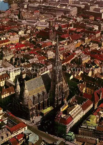 AK / Ansichtskarte Wien Stephansdom mit Stadtkern Gotischer Hochturm Fliegeraufnahme Wien