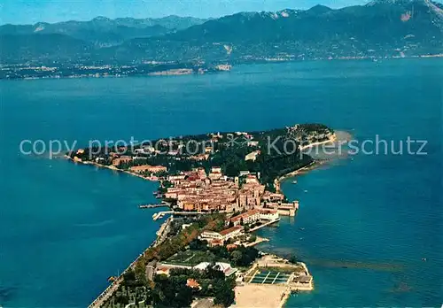 AK / Ansichtskarte Sirmione Halbinsel Fliegeraufnahme Sirmione