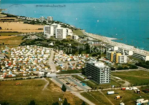 AK / Ansichtskarte Grossenbrode_Ostseebad Fliegeraufnahme mit Strand Camping Grossenbrode_Ostseebad