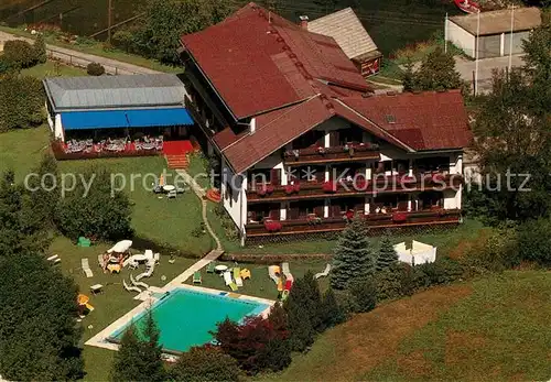 AK / Ansichtskarte Obertraun Fliegeraufnahme Seehotel Pension Wenk Pool Obertraun