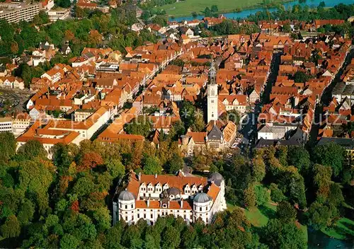 AK / Ansichtskarte Celle_Niedersachsen Schloss Historischer Stadtkern Fliegeraufnahme Celle_Niedersachsen