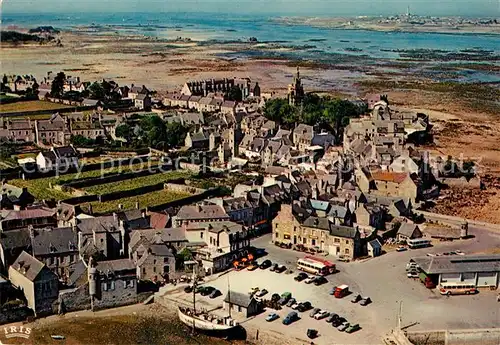 AK / Ansichtskarte Roscoff Fliegeraufnahme avec Ille de  Batz Roscoff