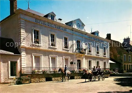 AK / Ansichtskarte Chatel Censoir Hote de Ville Pferdekutsche Chatel Censoir