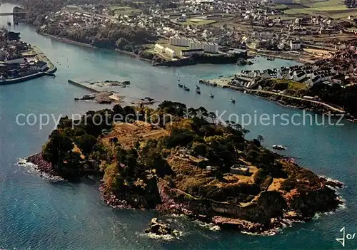 AK / Ansichtskarte Treboul_Douarnenez Fliegeraufnahme l ile Tristan l entree du Port Rhu Treboul Douarnenez