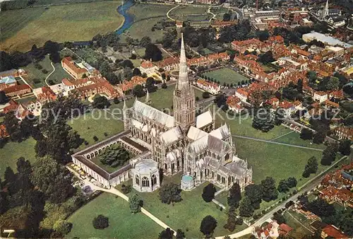 AK / Ansichtskarte Salisbury_Wiltshire Cathedral from the air 