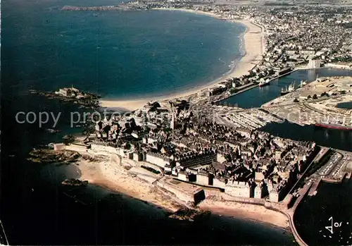 AK / Ansichtskarte Saint Malo_Ille et Vilaine_Bretagne Vue aerienne sur la ville close Saint Malo_Ille et Vilaine