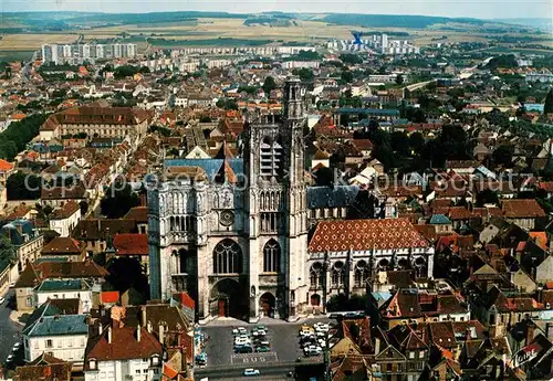 AK / Ansichtskarte Sens_Yonne Cathedrale Saint Etienne vue aerienne Sens_Yonne