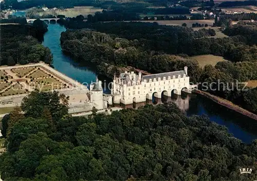 AK / Ansichtskarte Chenonceaux_Indre_et_Loire Chateau et les jardins vue aerienne Chenonceaux_Indre