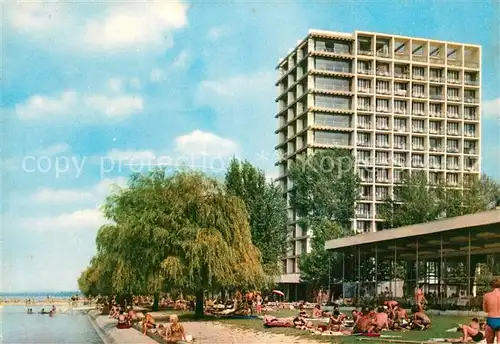 AK / Ansichtskarte Siofok Europa Szallo Hotel Badestrand Liegewiese Siofok