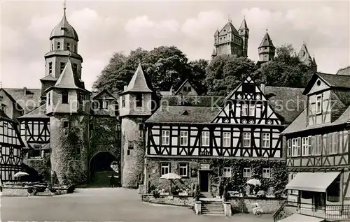 AK / Ansichtskarte Braunfels Marktplatz mit Schlossaufgang Fachwerkhaeuser Schloss Braunfels