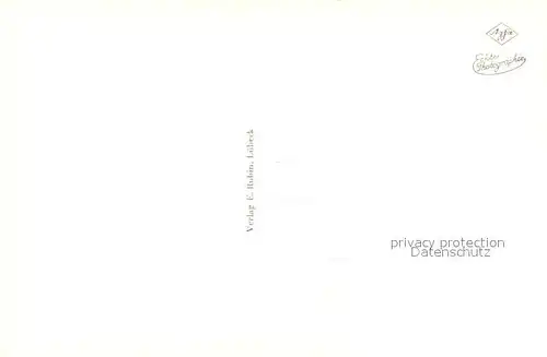 AK / Ansichtskarte Niendorf_Ostseebad Uferstrasse Strand Promenade Niendorf_Ostseebad