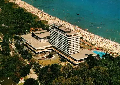 AK / Ansichtskarte Timmendorfer_Strand Hotel Maritim mit Kongresshalle Strand Ostseeheilbad Fliegeraufnahme Timmendorfer_Strand