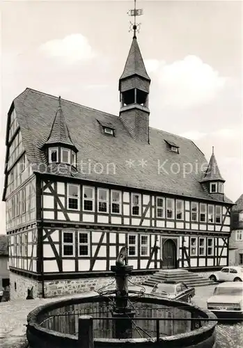 AK / Ansichtskarte Homberg_Ohm Rathaus Brunnen Homberg Ohm