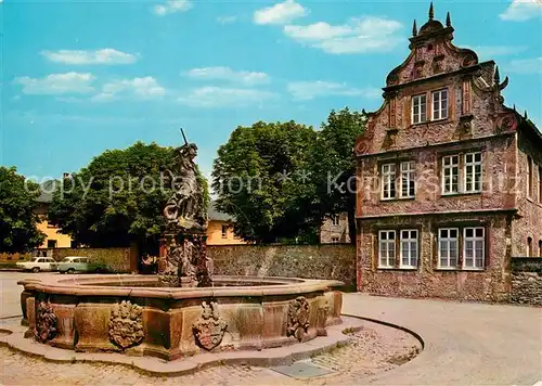 AK / Ansichtskarte Friedberg_Hessen Burghof Brunnen Friedberg Hessen