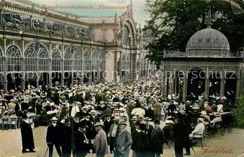 AK / Ansichtskarte Marienbad_Tschechien_Boehmen Kreuzbrunnencolonnade Abendkonzert Marienbad_Tschechien