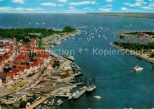 AK / Ansichtskarte Travemuende_Ostseebad Fliegeraufnahme Travemuende_Ostseebad