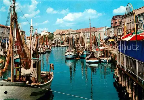 AK / Ansichtskarte Cesenatico Porto canale Kanal Hafen Fischkutter Cesenatico