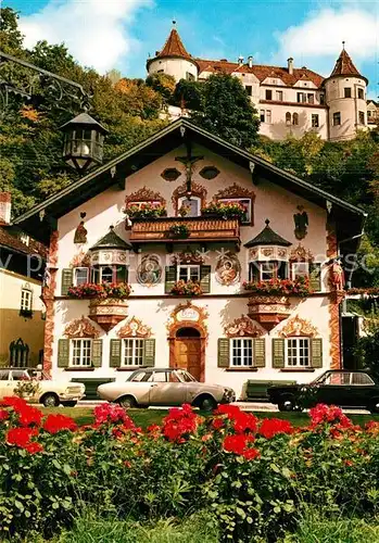 AK / Ansichtskarte Markt_Neubeuern Bemaltes Haus mit Schloss Markt Neubeuern