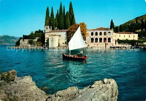AK / Ansichtskarte Punta_San_Vigilio Halbinsel Gardasee Segelboot Punta_San_Vigilio