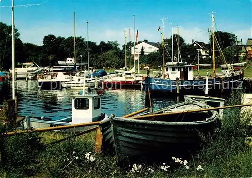 AK / Ansichtskarte Niendorf_Ostseebad Fischereihafen Niendorf_Ostseebad