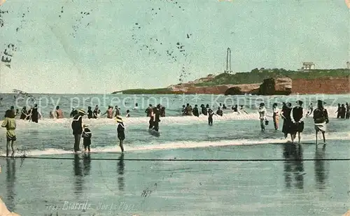 AK / Ansichtskarte Biarritz_Pyrenees_Atlantiques Sur la Plage Biarritz_Pyrenees
