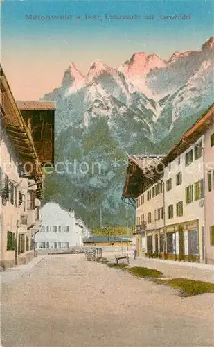 AK / Ansichtskarte Mittenwald_Karwendel_Tirol Untermarkt mit Karwendel Mittenwald_Karwendel