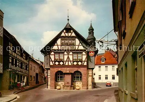 AK / Ansichtskarte Hofheim_Taunus Rathaus Altstadt Fachwerkhaeuser Hofheim Taunus