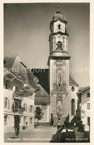 AK / Ansichtskarte Mittenwald_Bayern Pfarrkirche mit Goethehaus Mittenwald Bayern