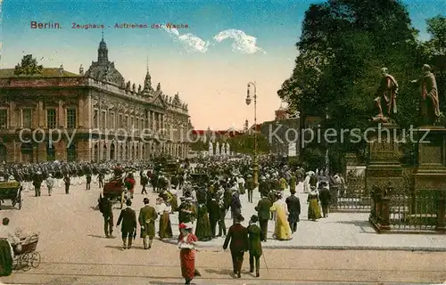 AK / Ansichtskarte Berlin Zeughaus Aufziehen der Wache Berlin
