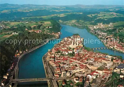 AK / Ansichtskarte Passau Dreifluessestadt am Zusammenfluss von Donau Inn und Ilz Fliegeraufnahme Passau