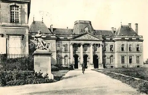 AK / Ansichtskarte Luneville Le Chateau vu de lAllee d Hercule Luneville