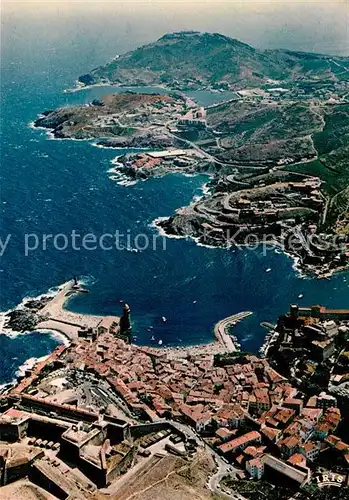 AK / Ansichtskarte Collioure Fliegeraufnahme Collioure