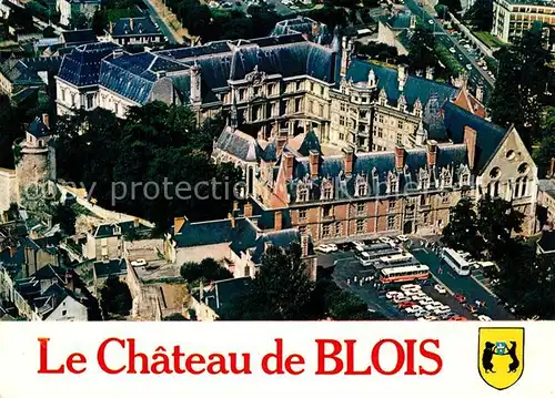 AK / Ansichtskarte Blois_Loir_et_Cher Vue aerienne Le Chateau Blois_Loir_et_Cher