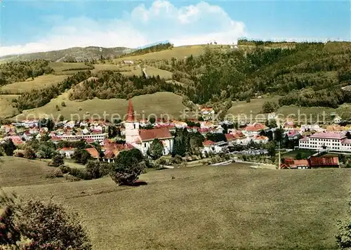 AK / Ansichtskarte Hainfeld_Niederoesterreich Ortsansicht mit Kirche Landschaftspanorama Hainfeld_Niederoesterreich