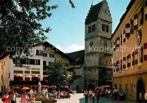 AK / Ansichtskarte Zell_See Stadtplatz mit romanischer Pfarrkirche Zell_See