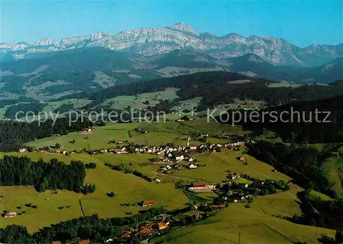 AK / Ansichtskarte Schwellbrunn mit Saentiskette Appenzeller Alpen Fliegeraufnahme Schwellbrunn