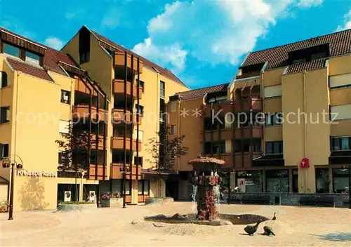 AK / Ansichtskarte Salach Brunnen Kreissparkasse Apotheke Marktplatz Salach