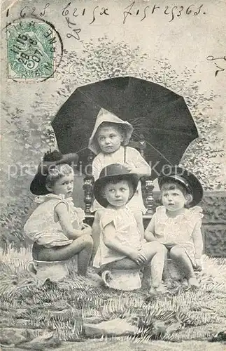 AK / Ansichtskarte Kinder_Child_Enfants Hutmode Regenschirm  Kinder_Child_Enfants
