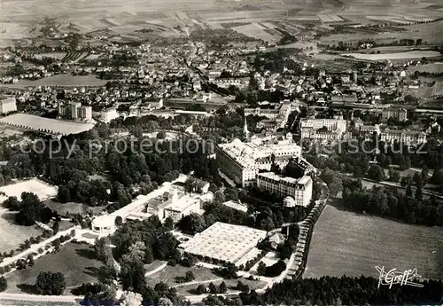 AK / Ansichtskarte Vittel Etablissement Thermal Casino Piscne Grande Source vue aerienne Vittel