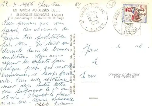 AK / Ansichtskarte Saint Bonnet Troncais Vue panoramique et Route de la Plage vue aerienne Saint Bonnet Troncais