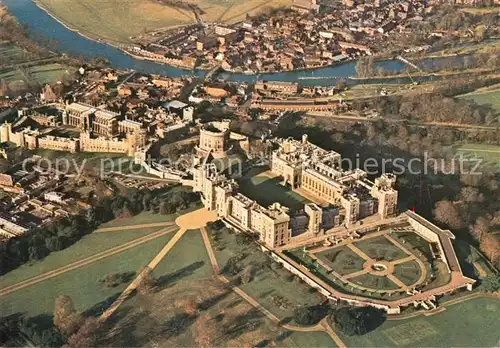 AK / Ansichtskarte Kingston_upon_Thames Fliegeraufnahme Windsor Castle Kingston_upon_Thames