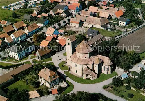 AK / Ansichtskarte Ottmarsheim_Haut Rhin Eglise octogonale du XI siecle Zentralbau 11. Jhdt. Fliegeraufnahme Ottmarsheim Haut Rhin