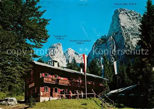 AK / Ansichtskarte Kaisertal Hans Berger Haus Totenkirchl Hintere Karlspitze Kleine Halt Kaisertal