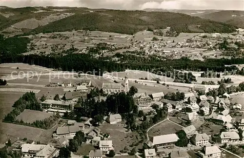 AK / Ansichtskarte Hoechenschwand Heilklimatischer Hoehenluftkurort im Schwarzwald Fliegeraufnahme Hoechenschwand