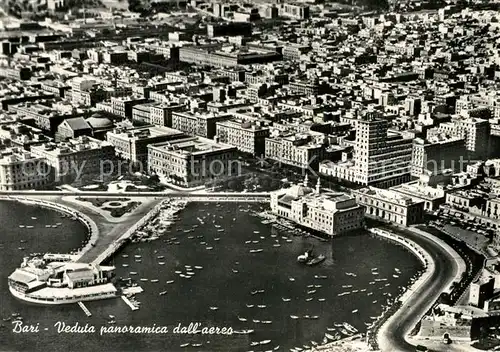 AK / Ansichtskarte Bari_Puglia Veduta panoramica dall aereo Bari Puglia