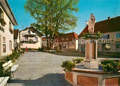 AK / Ansichtskarte Frauenau Rathausplatz Brunnen Erholungsort Nationalpark Bayerischer Wald Frauenau