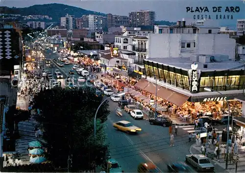 AK / Ansichtskarte Platja_d_Aro Sus animados noches Strassenszene am Abend Platja_d_Aro