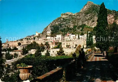 Taormina_Italien Panoramica dal giardino pubblico Taormina Italien