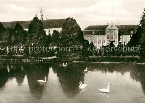AK / Ansichtskarte Oliva_Westpreussen Schloss mit Kirche Schwaene Oliva_Westpreussen